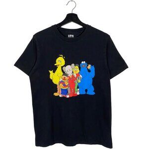KAWS x Uniqlo x Sesame Street Character Companion Tee Black mens size small